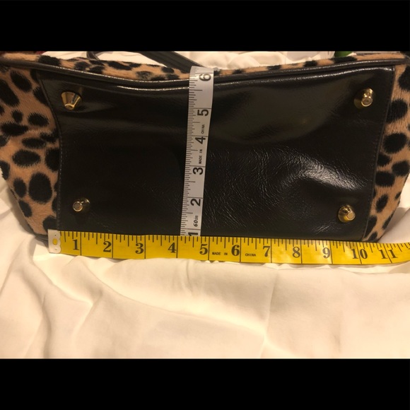 NECESSARY OBJECTS Faux leopard Fur Satchel. - Picture 10 of 16